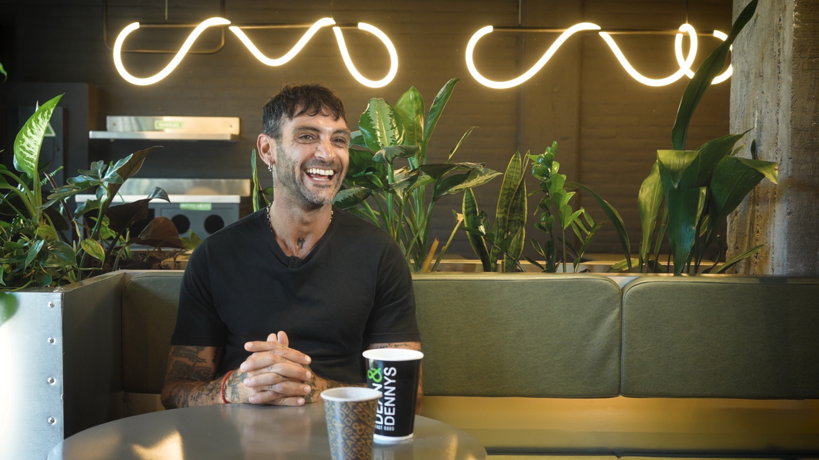 Dean & Dennys: hamburguesas a escala, sin perder la sonrisa